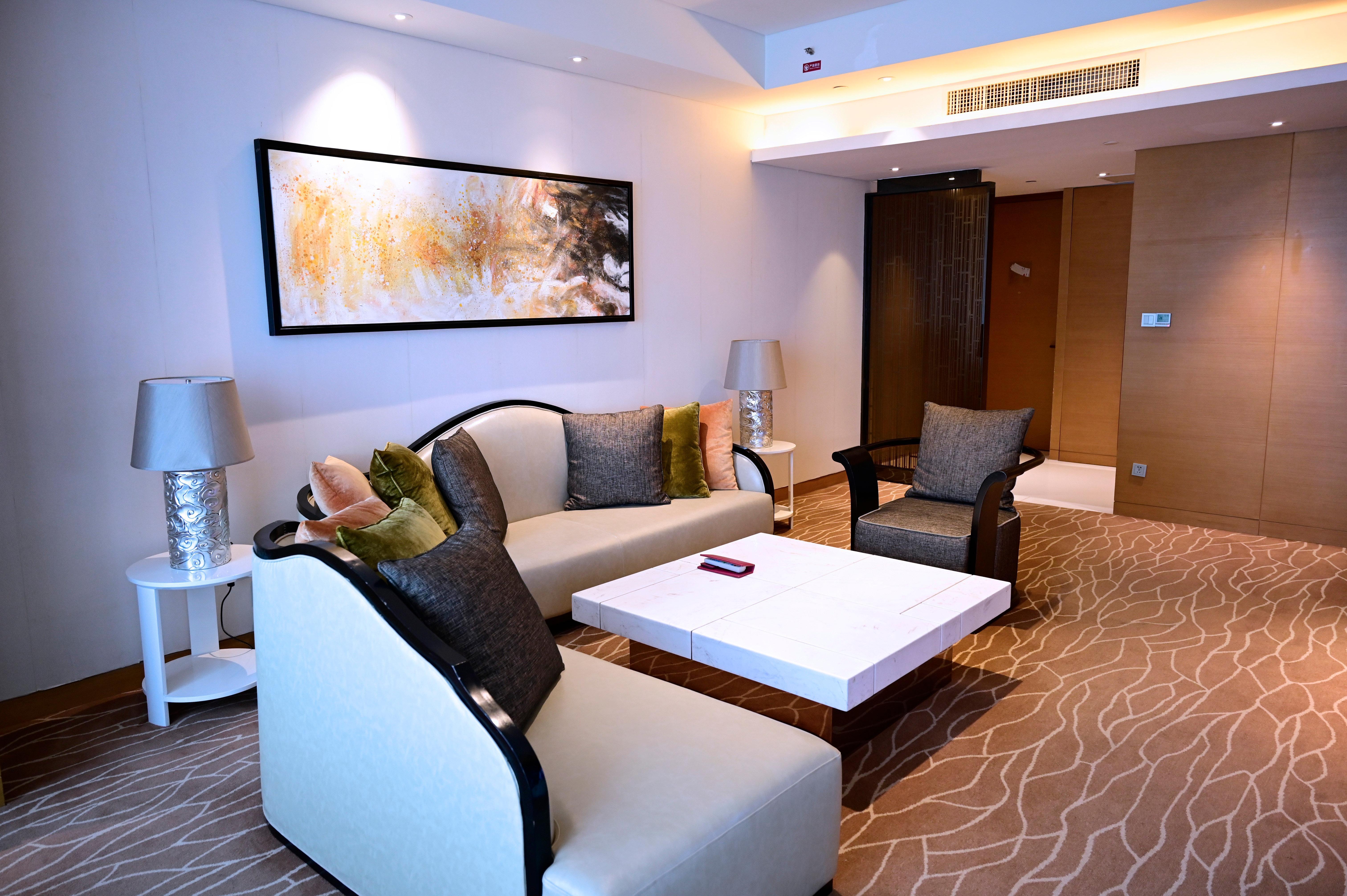 Crowne Plaza Yangzhou By Ihg Hotel Exterior photo