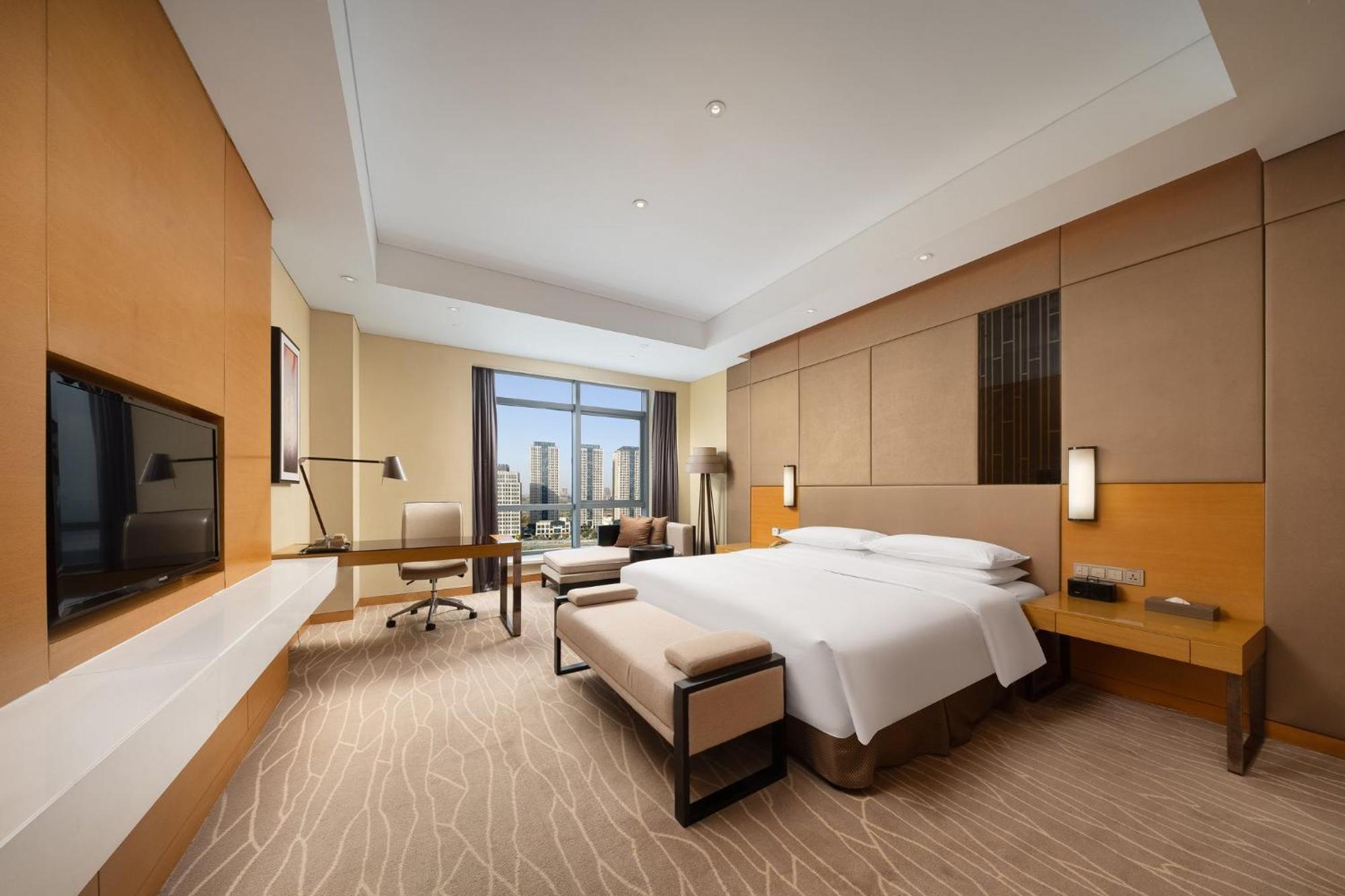 Crowne Plaza Yangzhou By Ihg Hotel Exterior photo